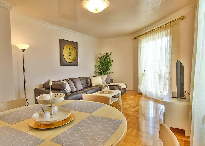 Gala With Balcony And Private Parking * Porec