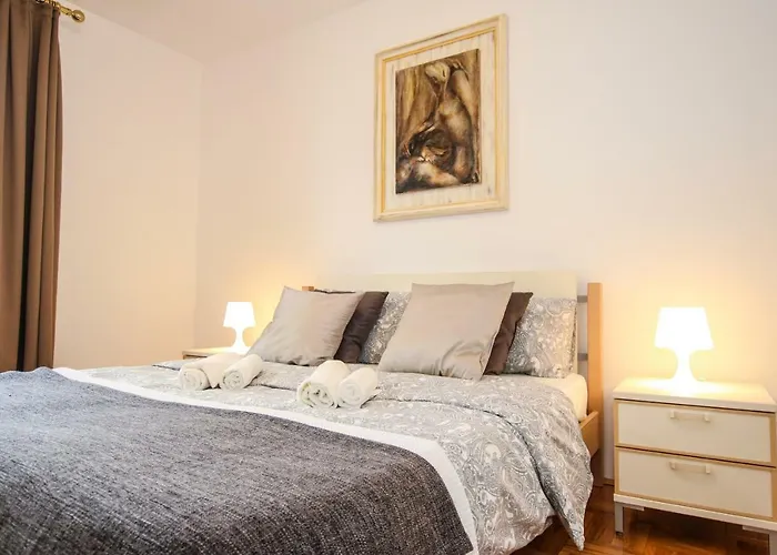 Appartamento Gala With Balcony And Private Parking *