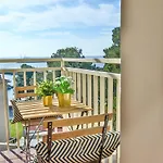 Gala With Balcony And Private Parking Apartment *