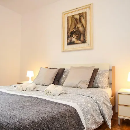 דירה Gala With Balcony And Private Parking *