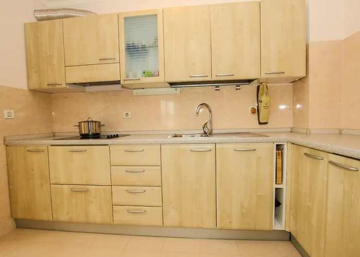 Gala With Balcony And Private Parking *